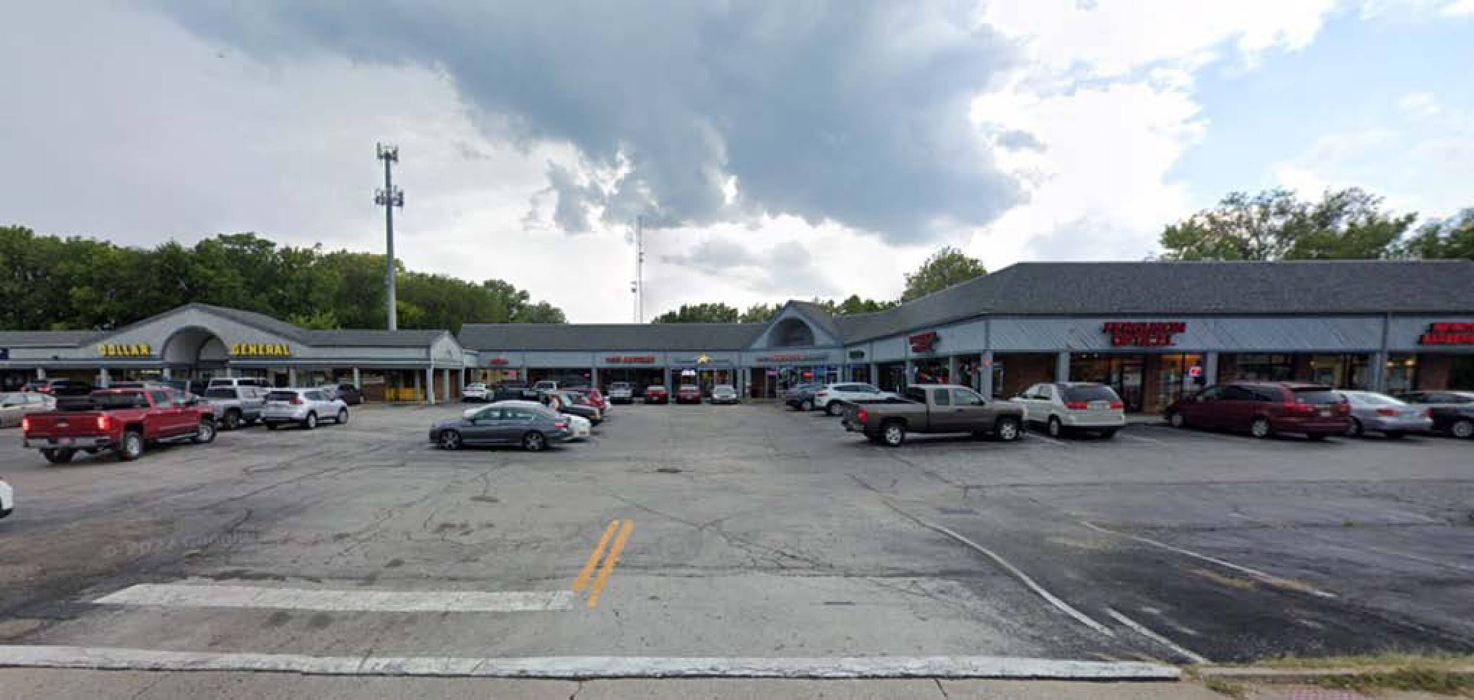 7025 Howdershell Rd, Hazelwood, MO 63042