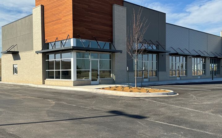 Pictures of Retail, Office property located at 4501 Grant Blvd, Yukon, OK 73099 for lease - image #1