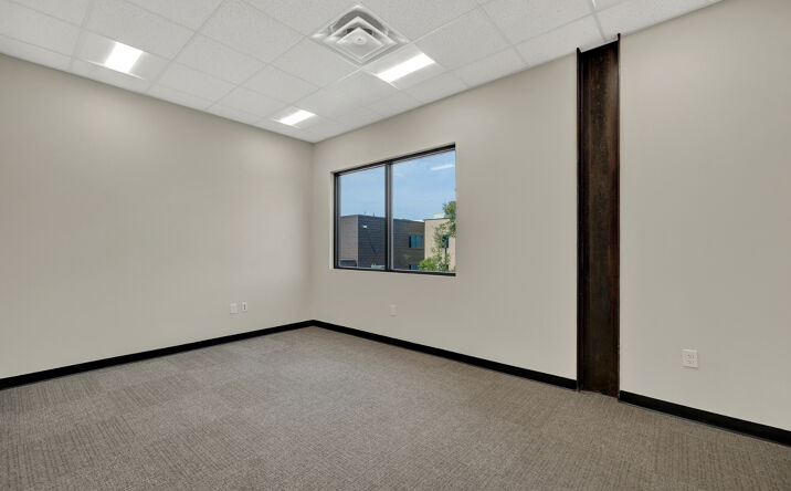 Pictures of Office property located at 207 E San Antonio St, New Braunfels, TX 78130 for sales - image #1