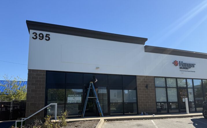 Pictures of Retail property located at 395 Elaine Dr, Lexington, KY 40504 for lease - image #1