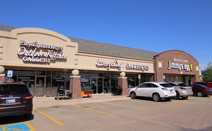 Pictures of Retail property located at 13801 - 13901 N May Ave, Oklahoma City, OK 73134 for lease - image #1