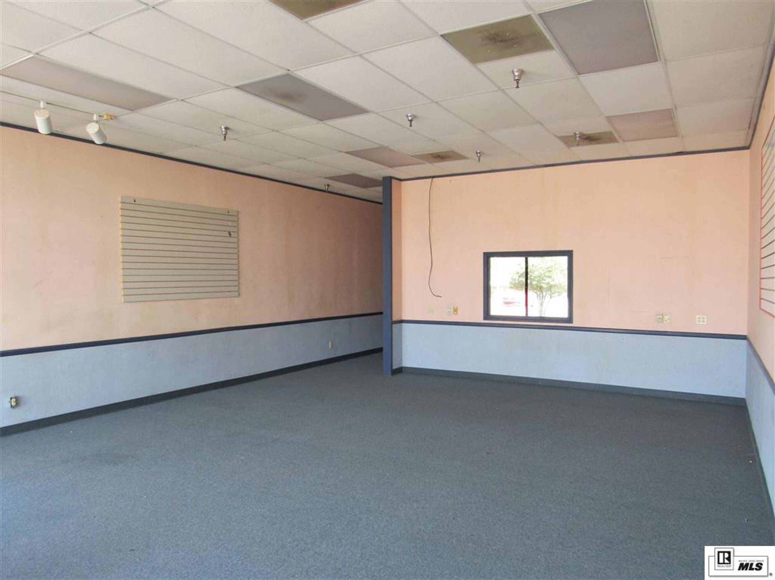 4715 Pecanland Mall Dr, Monroe, LA 71203