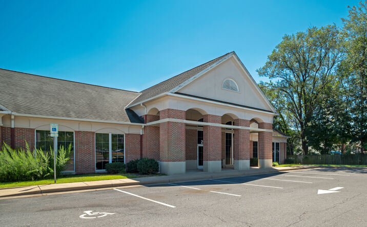 Pictures of Retail, Office, Restaurant property located at 2500 Valley Ave, Winchester, VA 22601 for lease - image #1