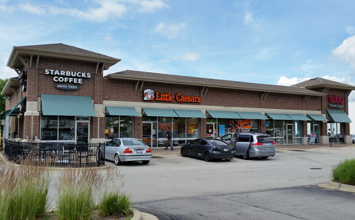 Pictures of Retail property located at 6762 95th St, Oak Lawn, IL 60453 for lease - image #1