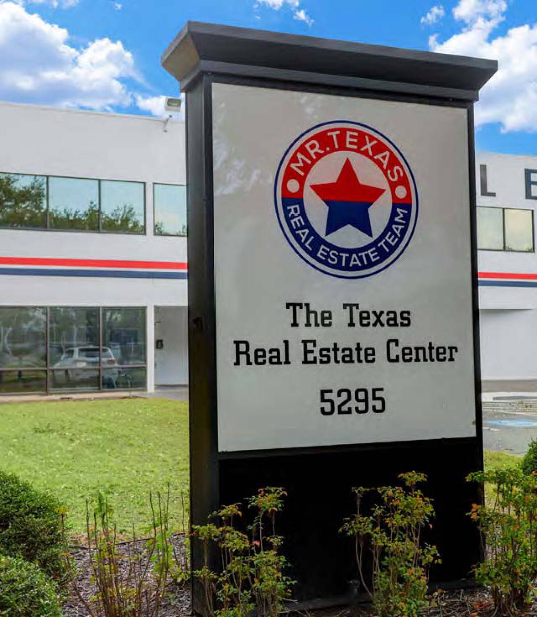 5295 Hollister St, Houston, TX 77040