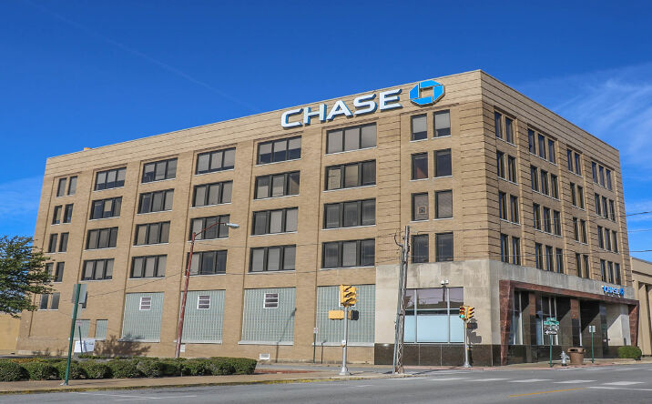Pictures of Office property located at 200 N Travis St, Sherman, TX 75090 for lease - image #1
