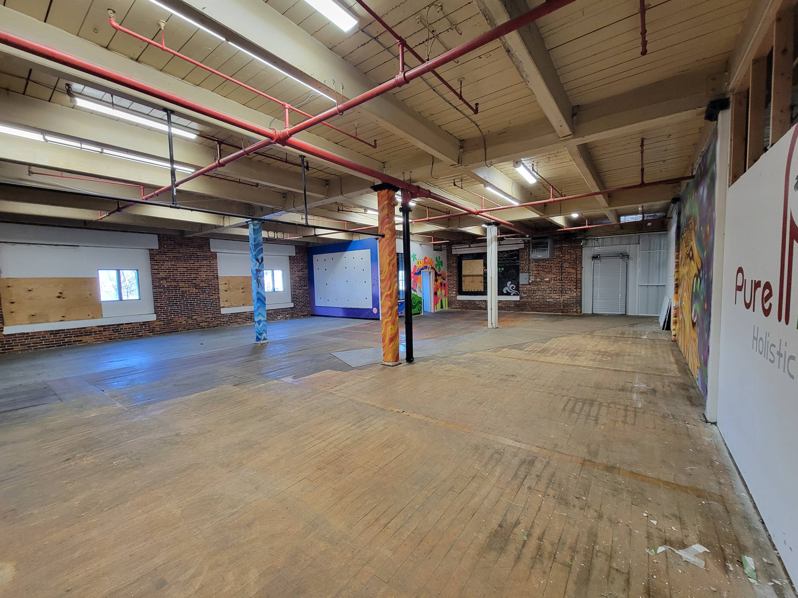 100 Pleasant St, Dracut, MA 01826