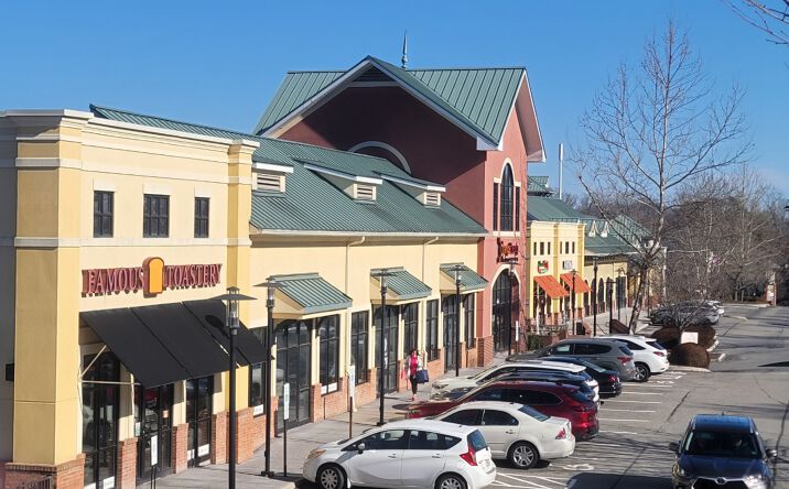 Pictures of Retail property located at 5010 Keagy Rd SW, Cave Spring, VA 24018 for lease - image #1