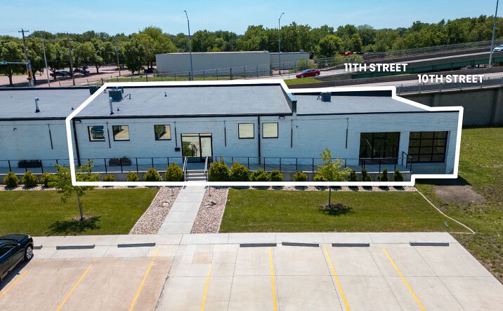Pictures of Office, Retail property located at 121 S Franklin Ave, Sioux Falls, SD 57103 for lease - image #1