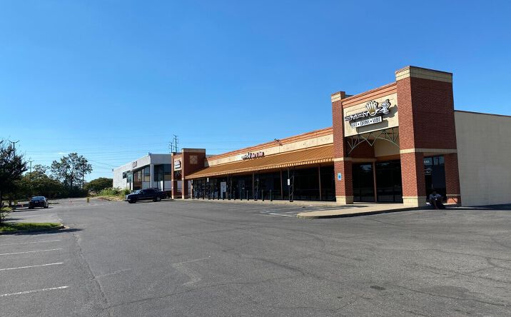 Pictures of Retail, Office property located at 2685 S Perkins Rd, Memphis, TN 38118 for lease - image #1