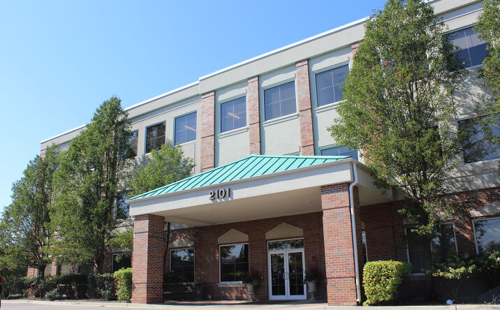 Pictures of Office property located at 2101 Waukegan Rd, Bannockburn, IL 60015 for lease - image #1