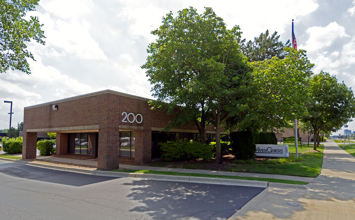 Pictures of Office property located at 200 E Big Beaver Rd, Troy, MI 48083 for lease - image #1