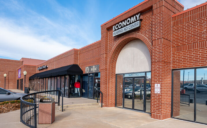 Pictures of Retail, Office, Restaurant property located at 351 N Air Depot Blvd, Midwest City, OK 73110 for lease - image #1