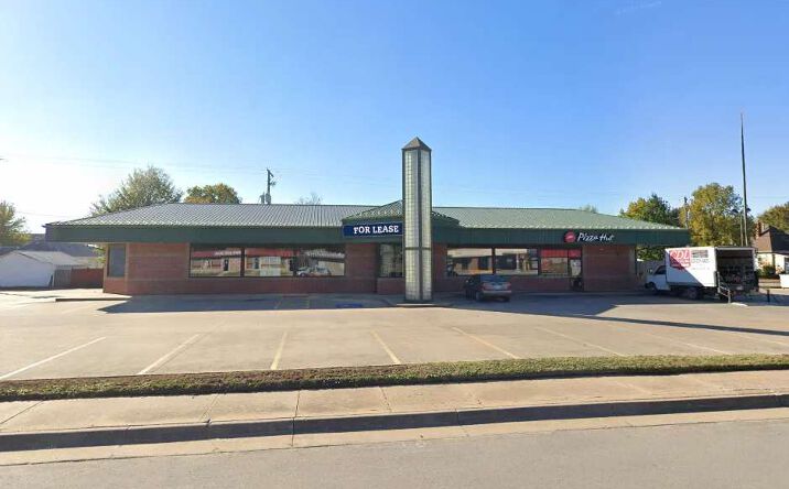 Pictures of Retail property located at 2222-2232 Main St, Parsons, KS 67357 for lease - image #1
