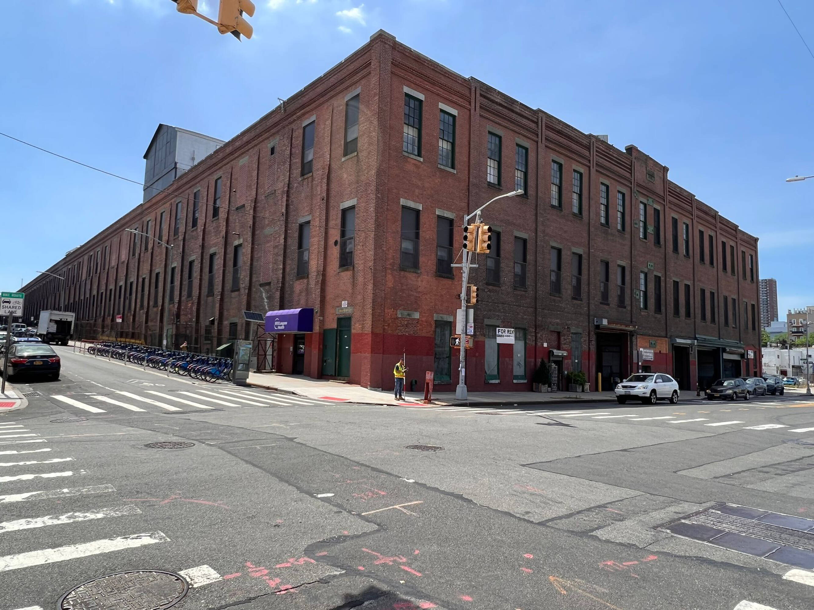 3906 2nd Ave Brooklyn Ny 11232 www.crexi.com - The Commercial Real Estate Exchange