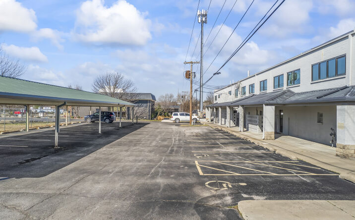 Pictures of Office property located at 3336 E 32nd St, Tulsa, OK 74135 for lease - image #1