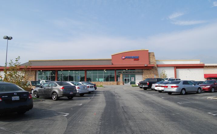 Pictures of Retail property located at 685 W Foothill Blvd, Upland, CA 91786 for lease - image #1