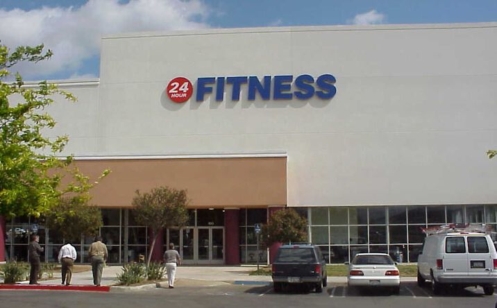 Pictures of Retail property located at 275 Teller St, Corona, CA 92879 for lease - image #1
