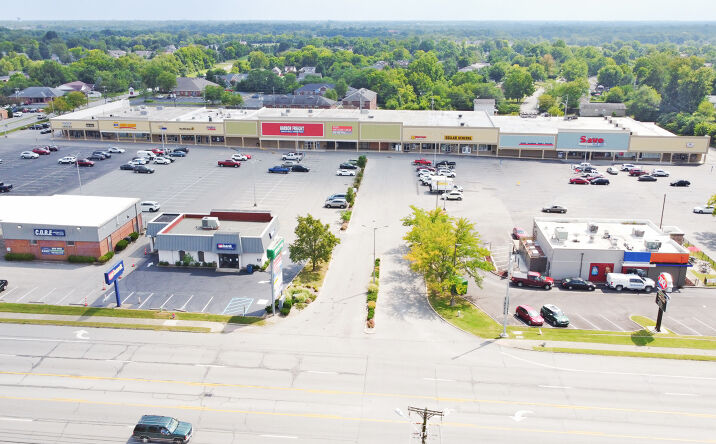 Pictures of Retail property located at 11 - 26 Village Ln, Shelbyville, KY 40065 for lease - image #1