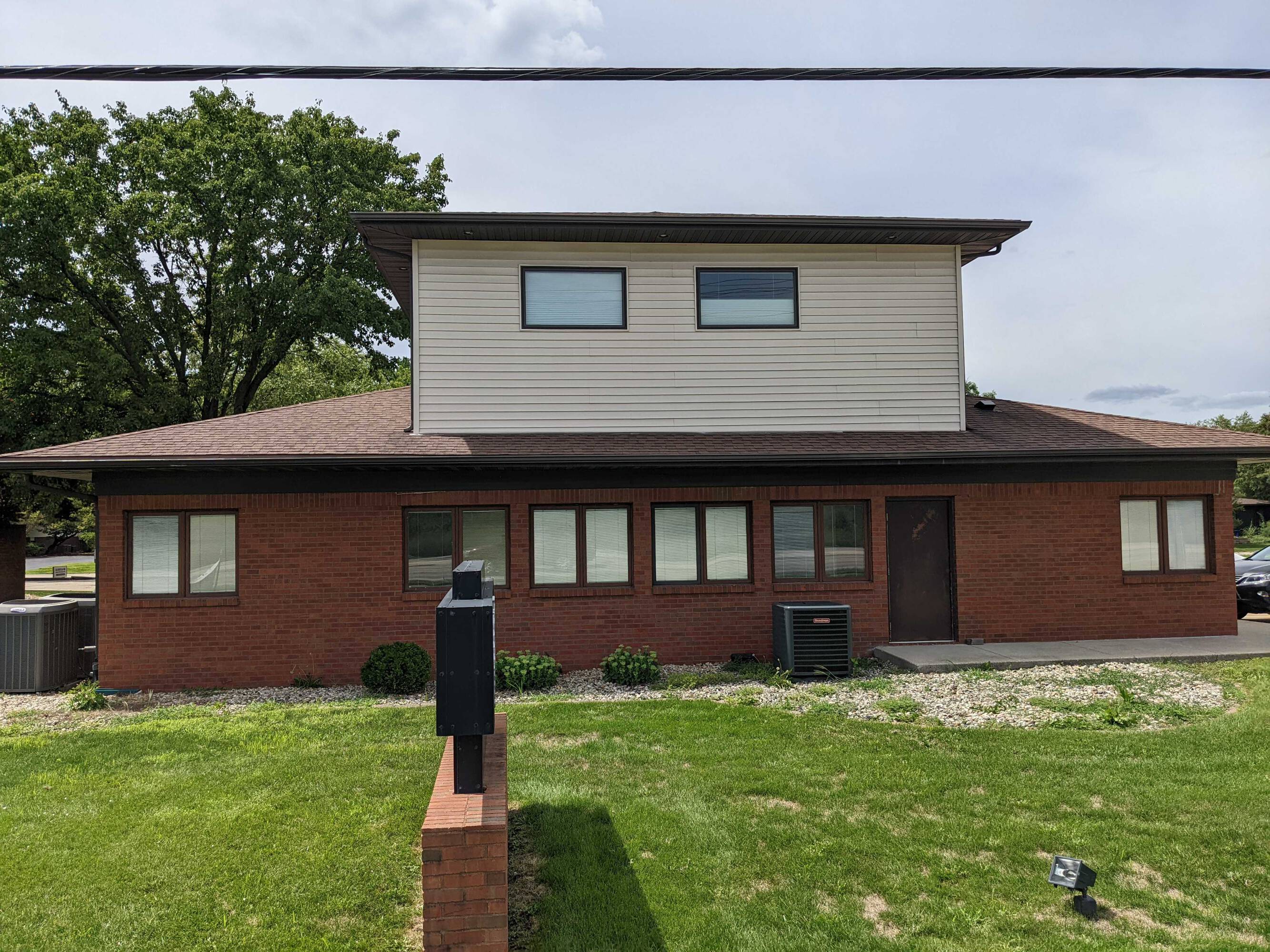 1806 Woodfield Dr, Savoy, IL 61874