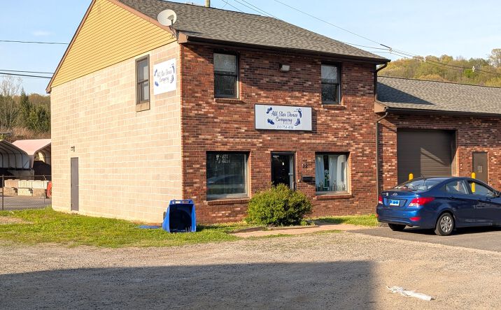 Pictures of Retail, Office property located at 26 Falls Ave, Waterbury, CT 06708 for lease - image #1