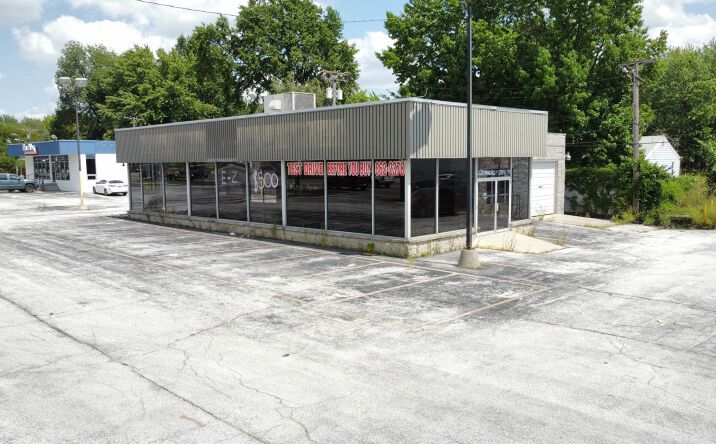 Pictures of Retail property located at 1212 S Glenstone Ave, Springfield, MO 65804 for lease - image #1