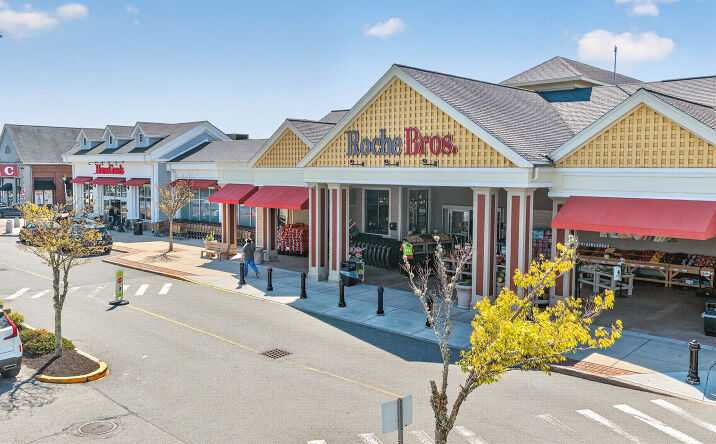 Pictures of Retail, Restaurant property located at 650 Falmouth Rd, Mashpee, MA 02649 for lease - image #1