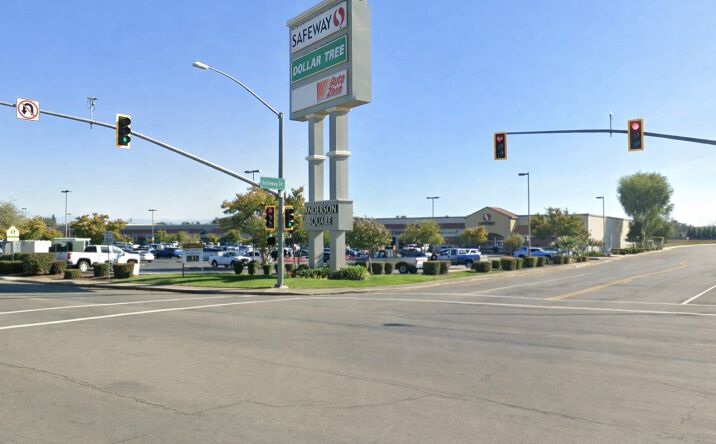 Pictures of Retail, Restaurant property located at 2613-2695 Balls Ferry Road, Anderson, CA, Anderson, CA 96007 for lease - image #1