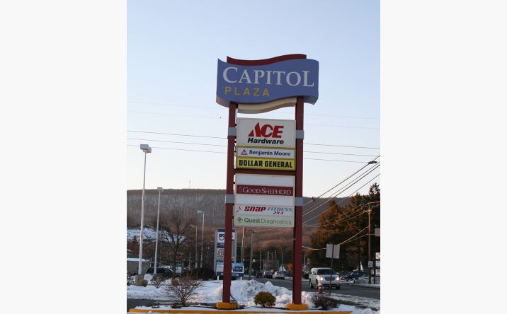 Pictures of Retail, Restaurant property located at 412 Blue Valley Dr, Bangor, PA 18013 for lease - image #1