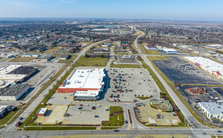 Pictures of Retail property located at 109 N Mattis Ave, Champaign, IL 61821 for lease - image #1