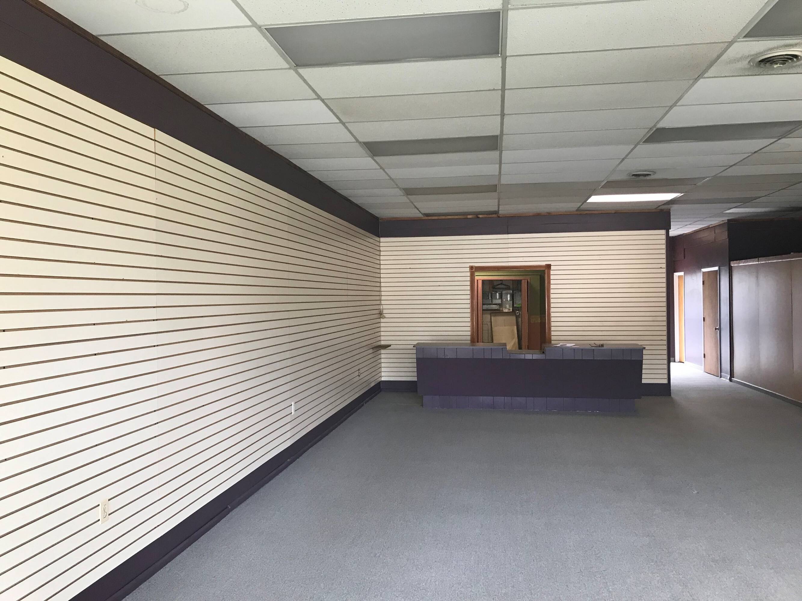 307 W 14 Mile Rd, Clawson, MI 48017