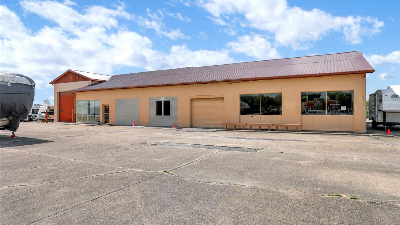 Pictures of Industrial, Special Purpose, Retail property located at 80