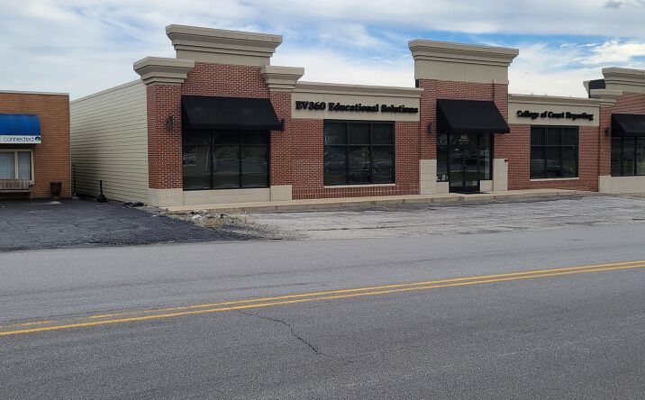 Pictures of Office property located at 455 W Lincolnway, Valparaiso, IN 46385 for lease - image #1