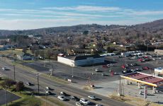 3889304