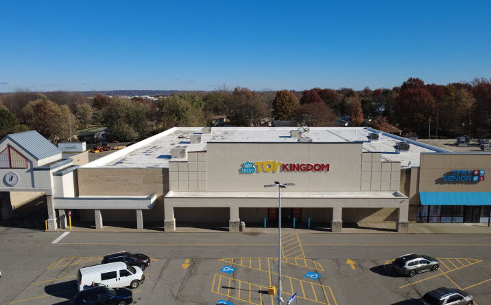 Pictures of Retail property located at 15153 Pearl Rd, Strongsville, OH 44136 for lease - image #1