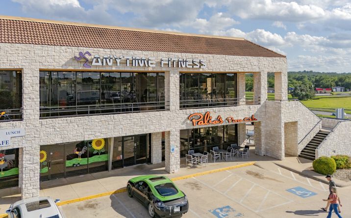 Pictures of Retail, Office, Restaurant property located at 100-252 Park Pl, Azle, TX 76020 for lease - image #1