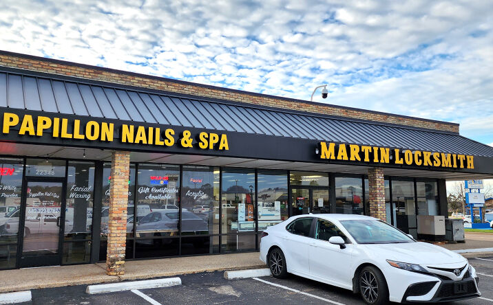 Pictures of Retail, Office, Restaurant property located at 2220-2234 W Park Row Dr, Pantego, TX 76013 for lease - image #1