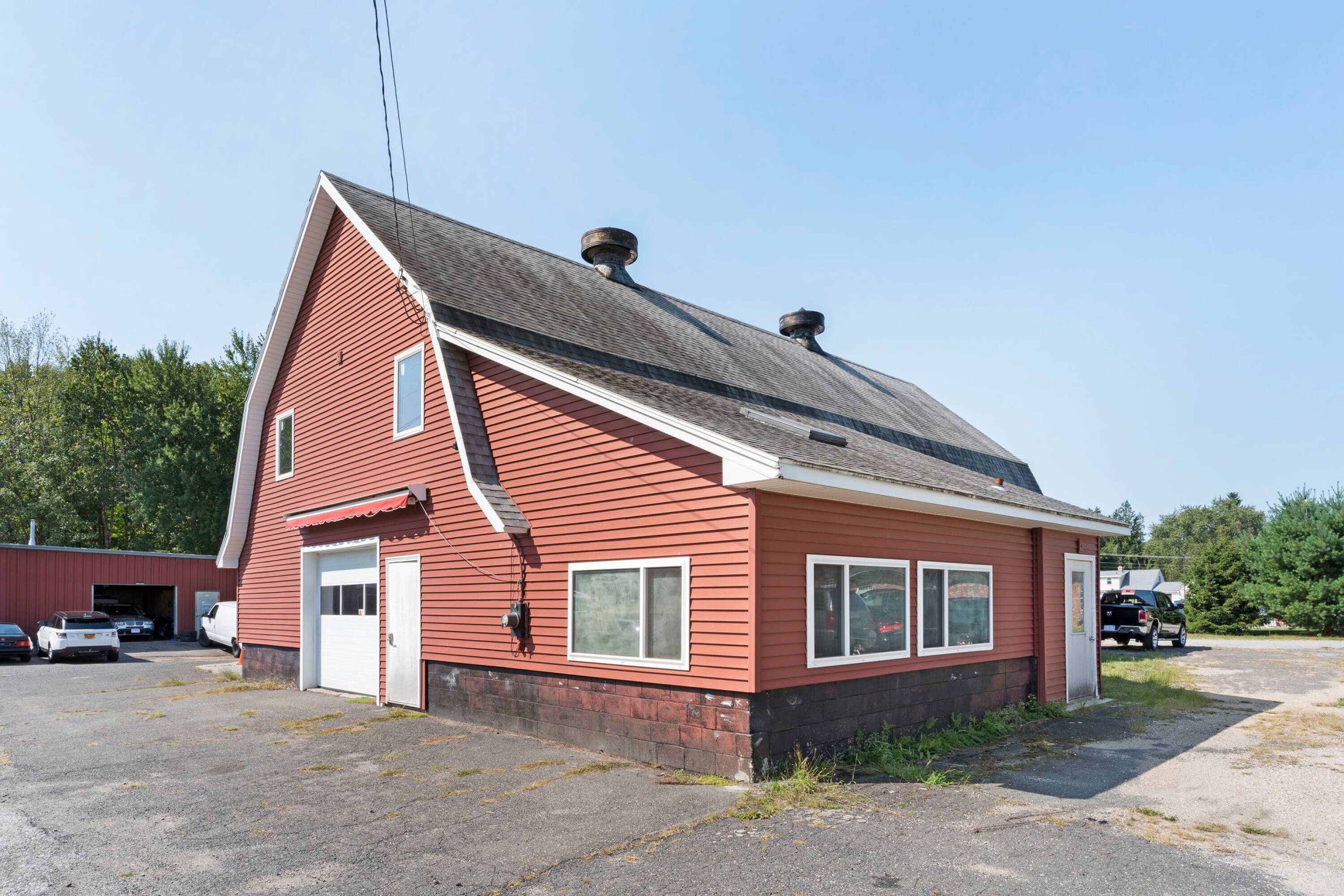 473 Holyoke St, Ludlow, MA 01056