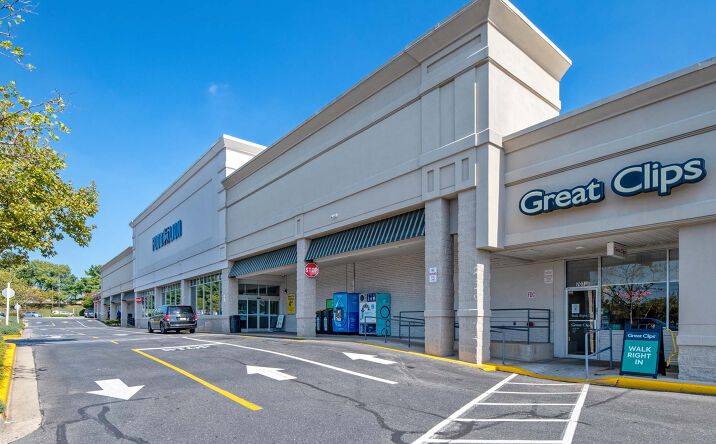 Pictures of Retail, Restaurant property located at 7061-7095 Baltimore Annapolis Blvd. Rt. 648, Glen Burnie, MD 21061 for lease - image #1