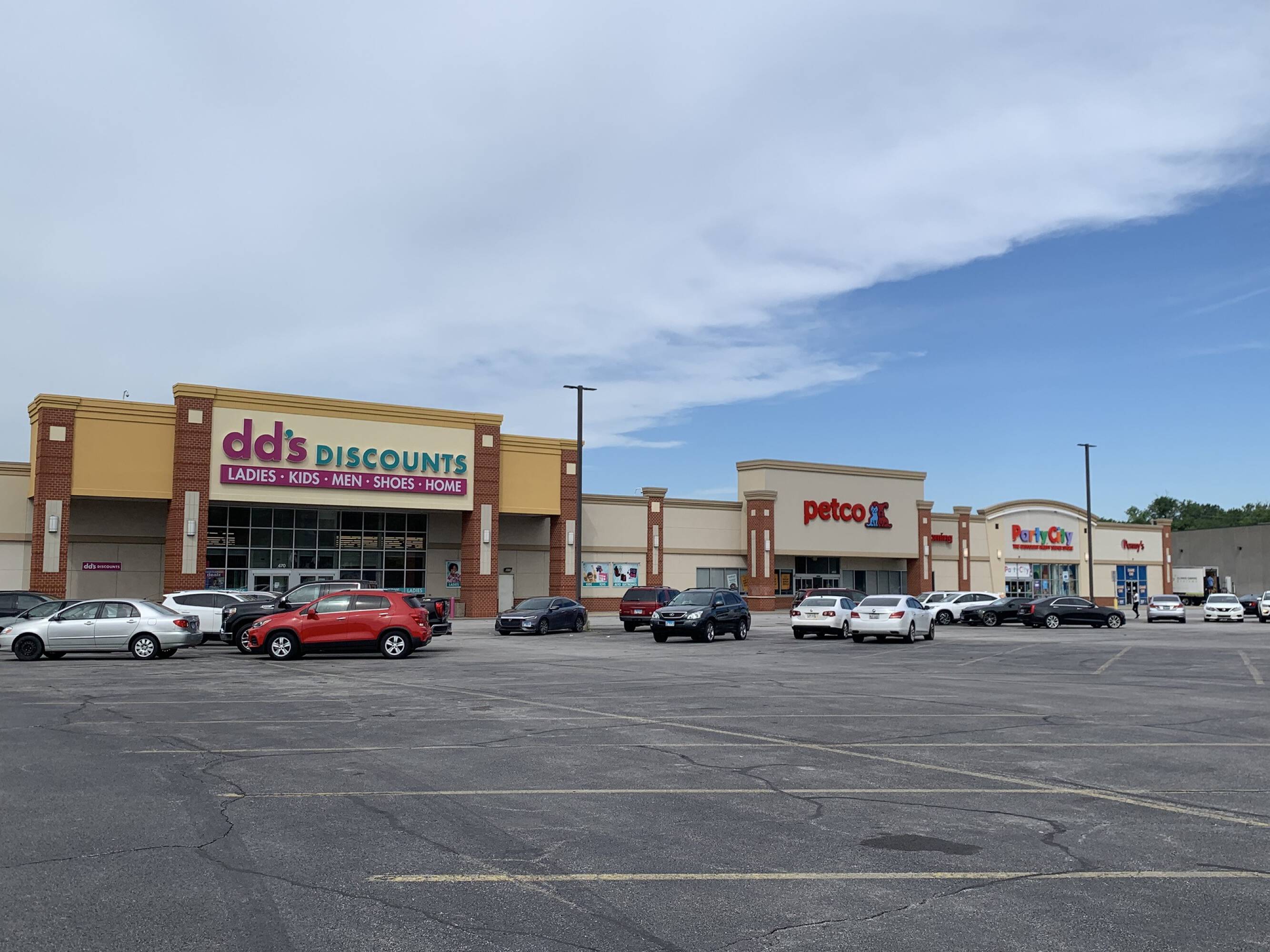 1699 River Oaks Dr, Calumet City, IL 60409 Retail Space for Lease River Oaks West Shopping