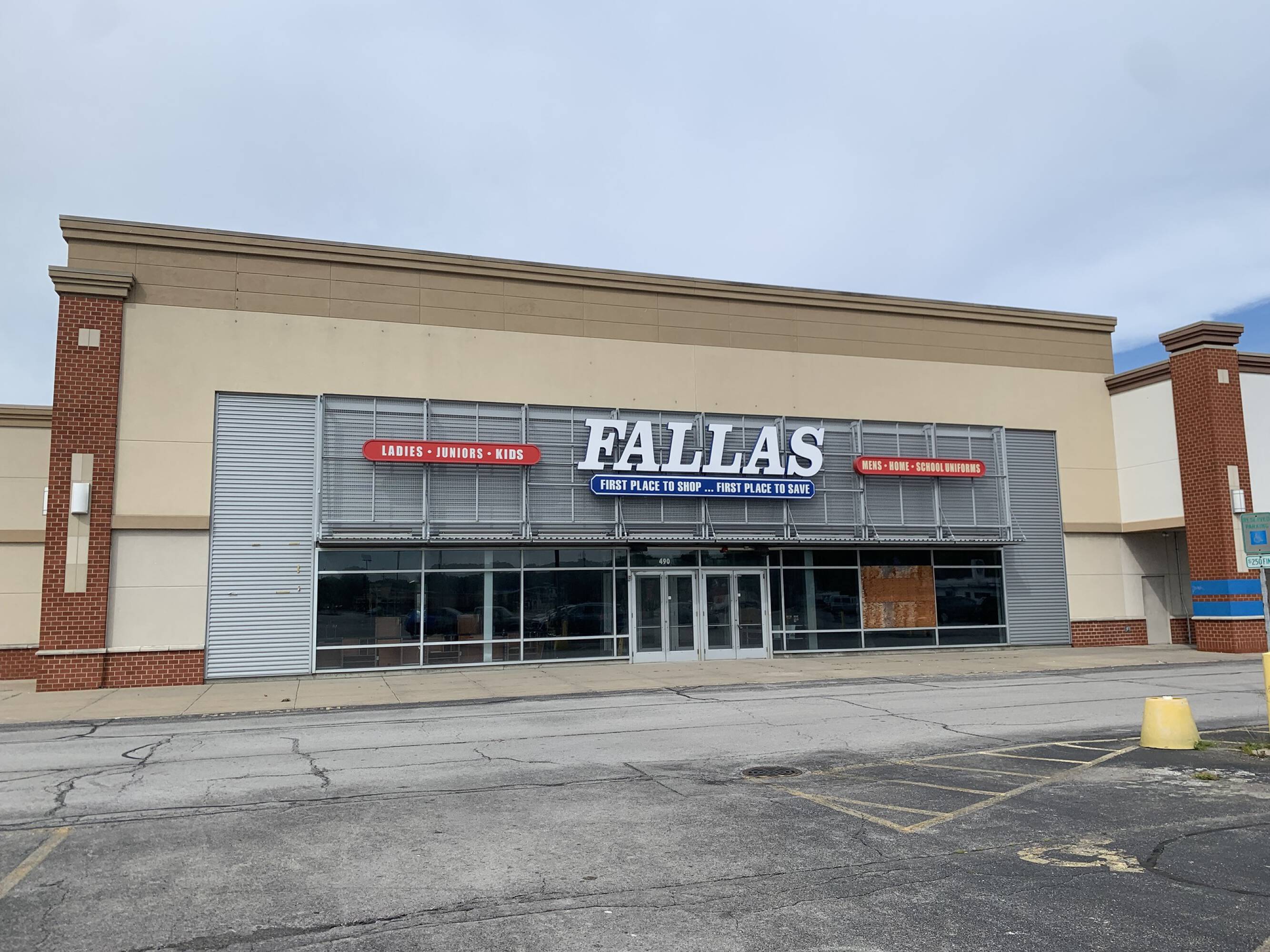 1699 River Oaks Dr, Calumet City, IL 60409 Retail Space for Lease River Oaks West Shopping