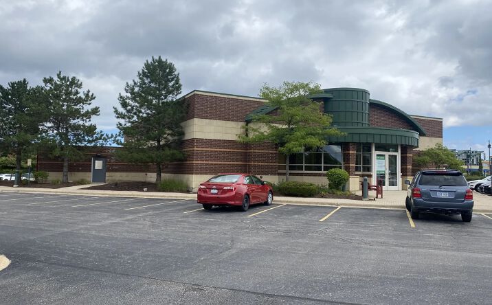 Pictures of Retail property located at 255-295 Parkway Dr, Lincolnshire, IL 60069 for lease - image #1