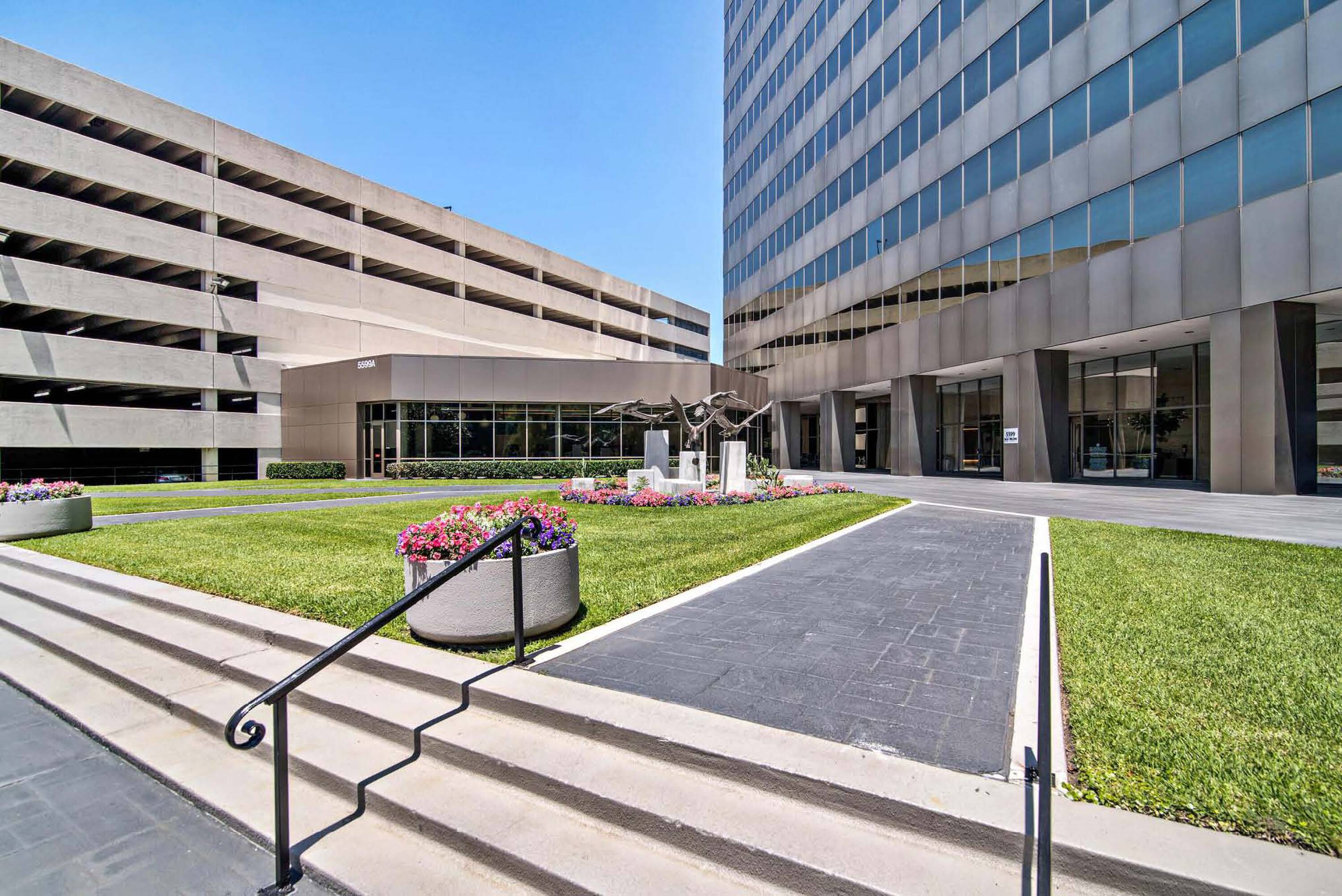 5599 San Felipe St, Houston, TX 77056