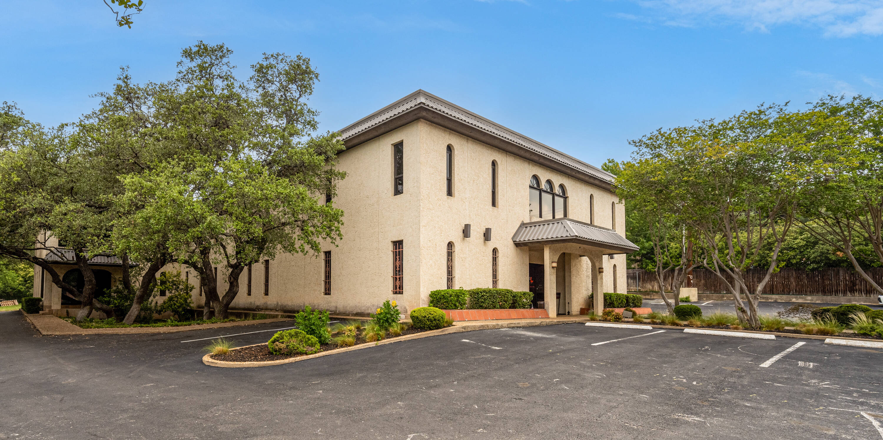 975 W Bitters Rd, San Antonio, TX 78216