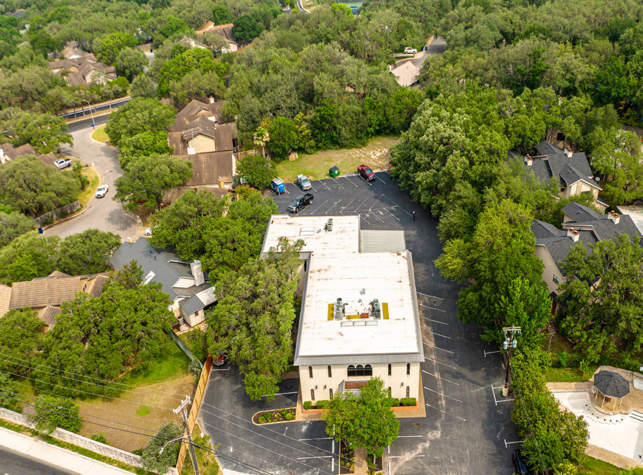 975 W Bitters Rd, San Antonio, TX 78216