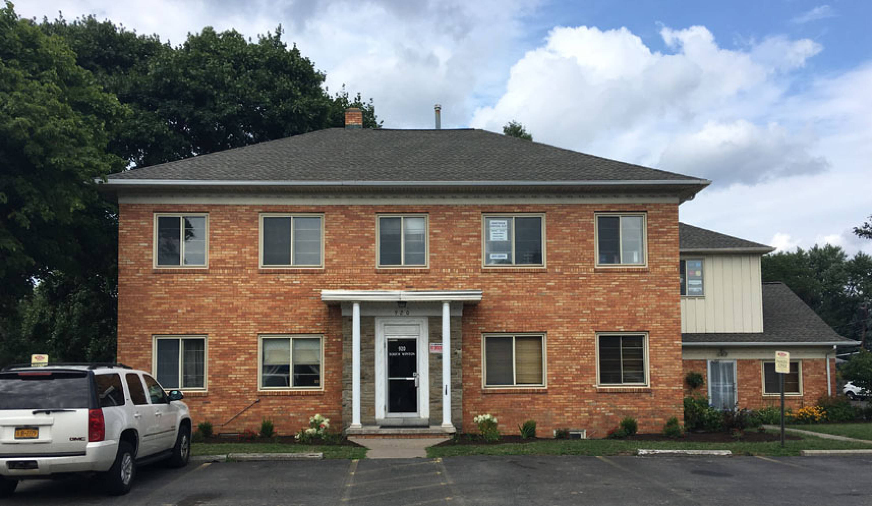 920 S Winton Rd, Rochester, NY 14618