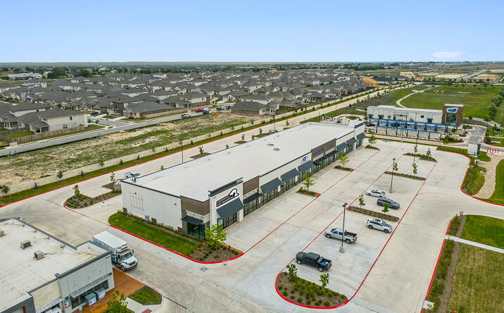 Pictures of Retail property located at 4450 University Blvd, Round Rock, TX 78665 for lease - image #1