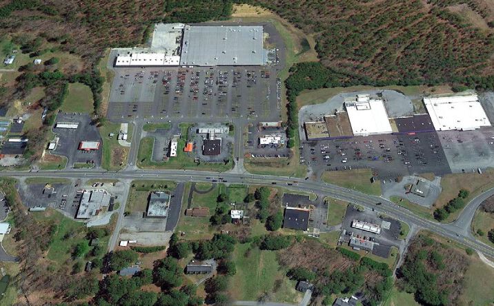 Pictures of Retail property located at 1551 S Main St, Blackstone, VA 23824 for lease - image #1