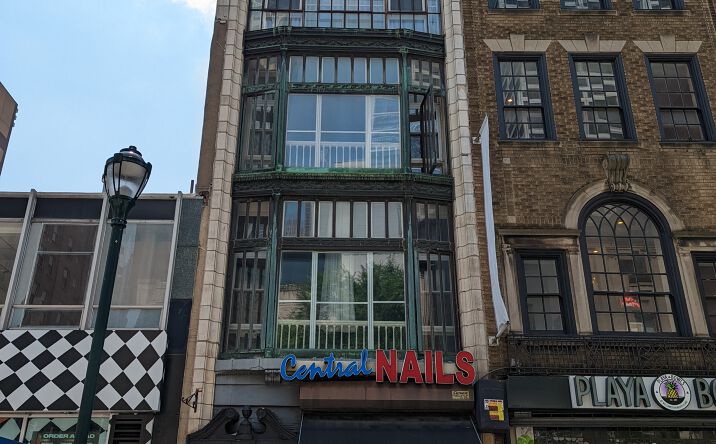 Pictures of Retail property located at 1802 Chestnut St, Philadelphia, PA 19103 for sales - image #1