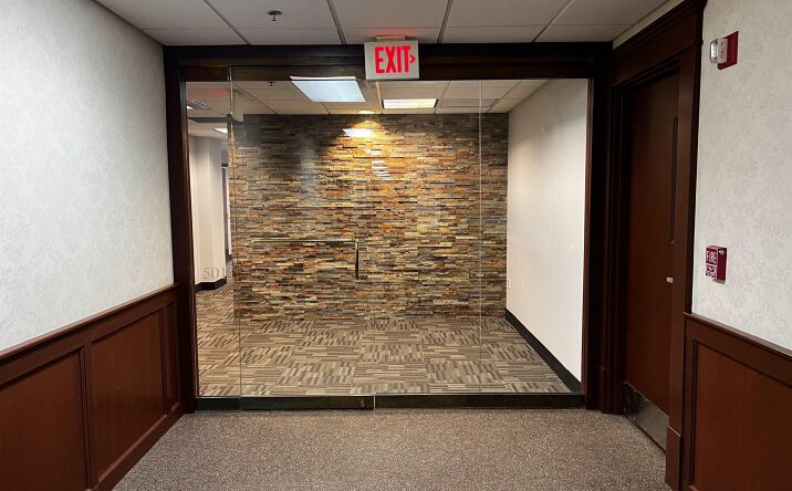 Pictures of Office property located at 230 SW ADAMS Street #305, Peoria, IL 61602 for lease - image #1